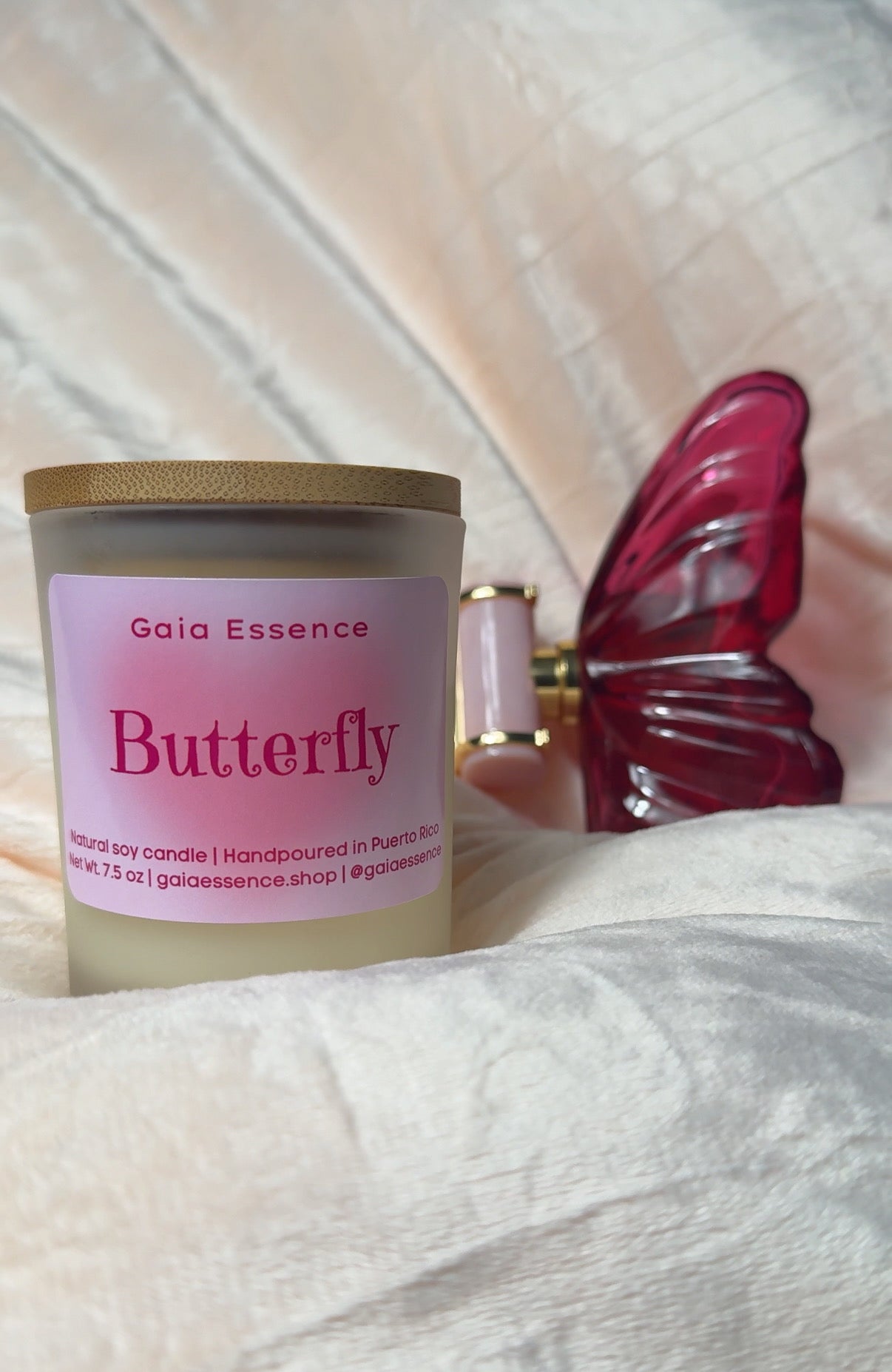 VELA ARTESANAL: Butterfly - Inspired "La Bomba" Carolina Herrera Perfume